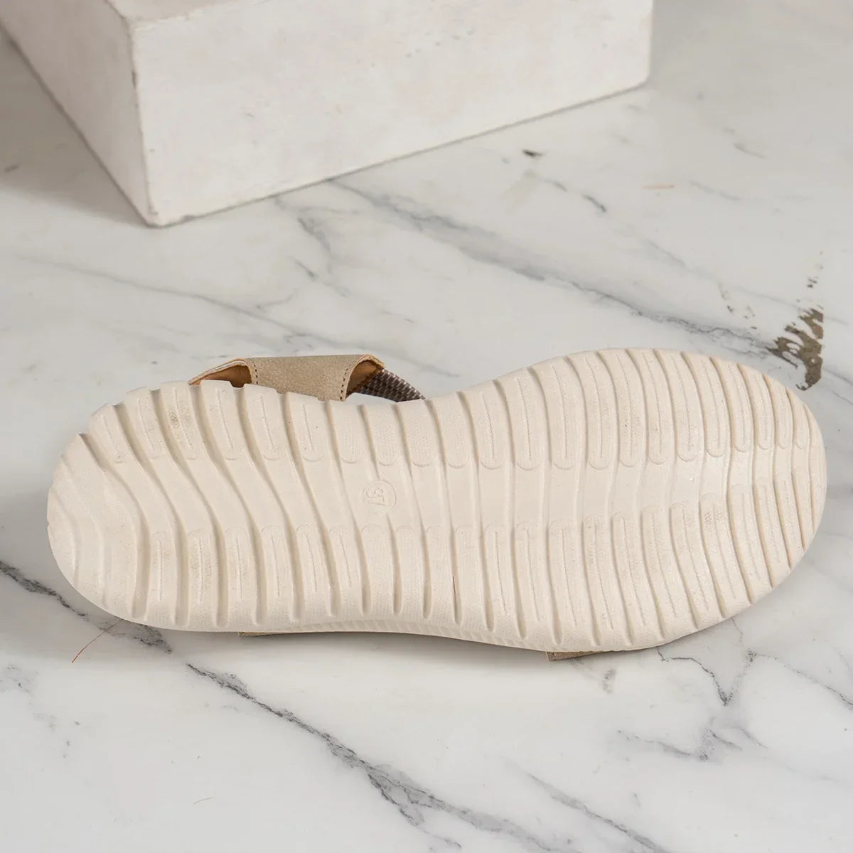 High Quality Brand Women's Sandals Hot Selling 2025 Summer New Elastic Band Fashionable Flat Casual Outdoor Sandals for Women