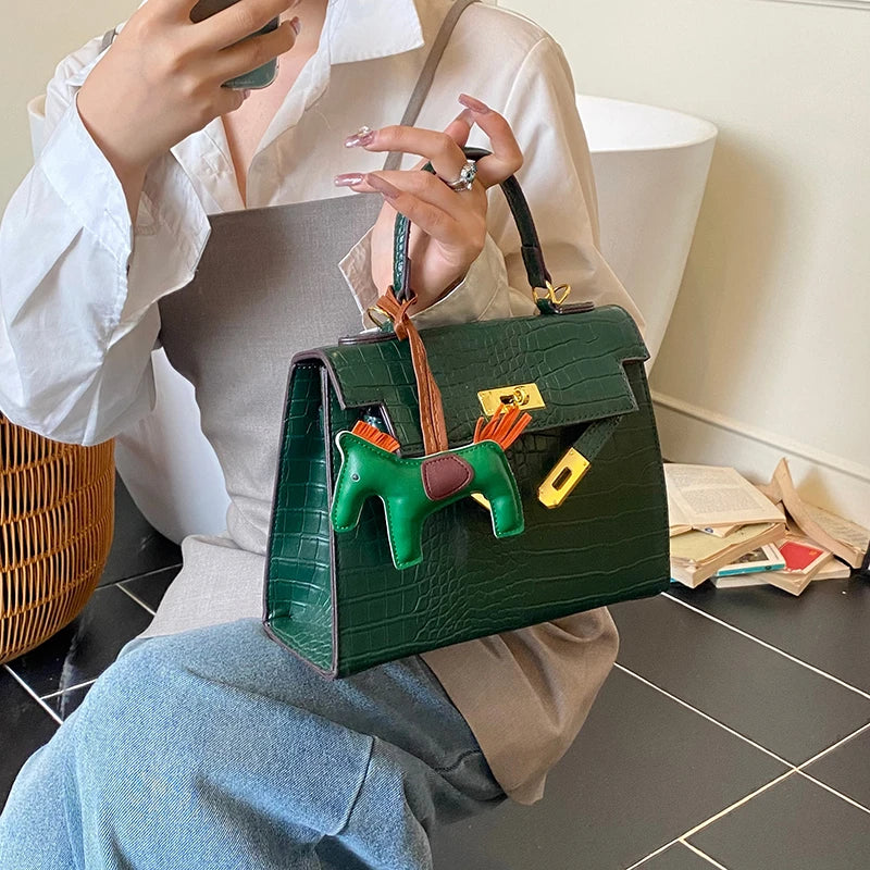 Premium Leather Crossbody Bag For Ladies, Fashionable Shoulder Messenger Purse Designer Tote Handbag Women Chic