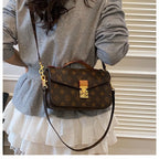 Trendy Women's Crossbody Purse - Designer Leather Shoulder Handbag Tote Bag Stylish Casual Daily Accessory