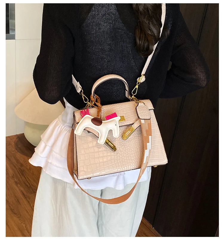 Premium Leather Crossbody Bag For Ladies, Fashionable Shoulder Messenger Purse Designer Tote Handbag Women Chic