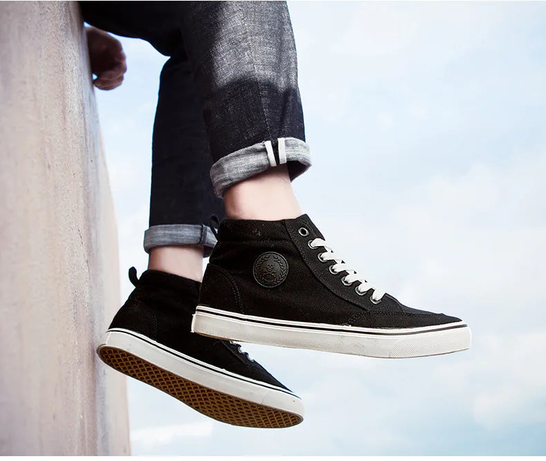 Men's High-Top Canvas Sneakers Slip-On Lace-Up Casual All-Black Basic Skate Shoes for Students Flat Sole Comfortable Sport Shoes