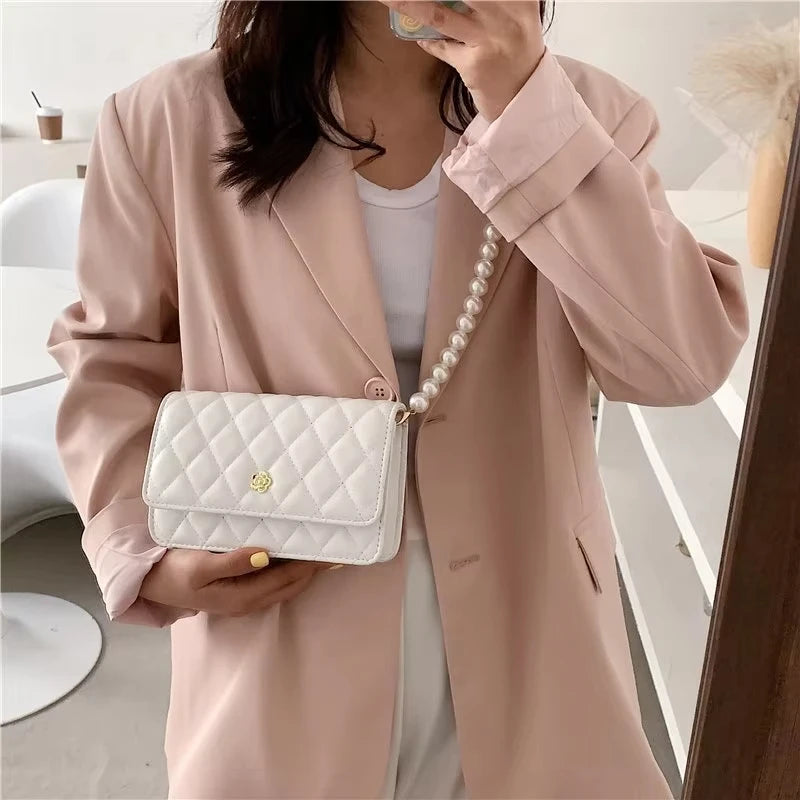 Ladies Luxury Handbags Girls Fashion Pearl Hand Bags Women Purses Elegant Leather Chain Belt Bag Mini Coin Crossbody Bag