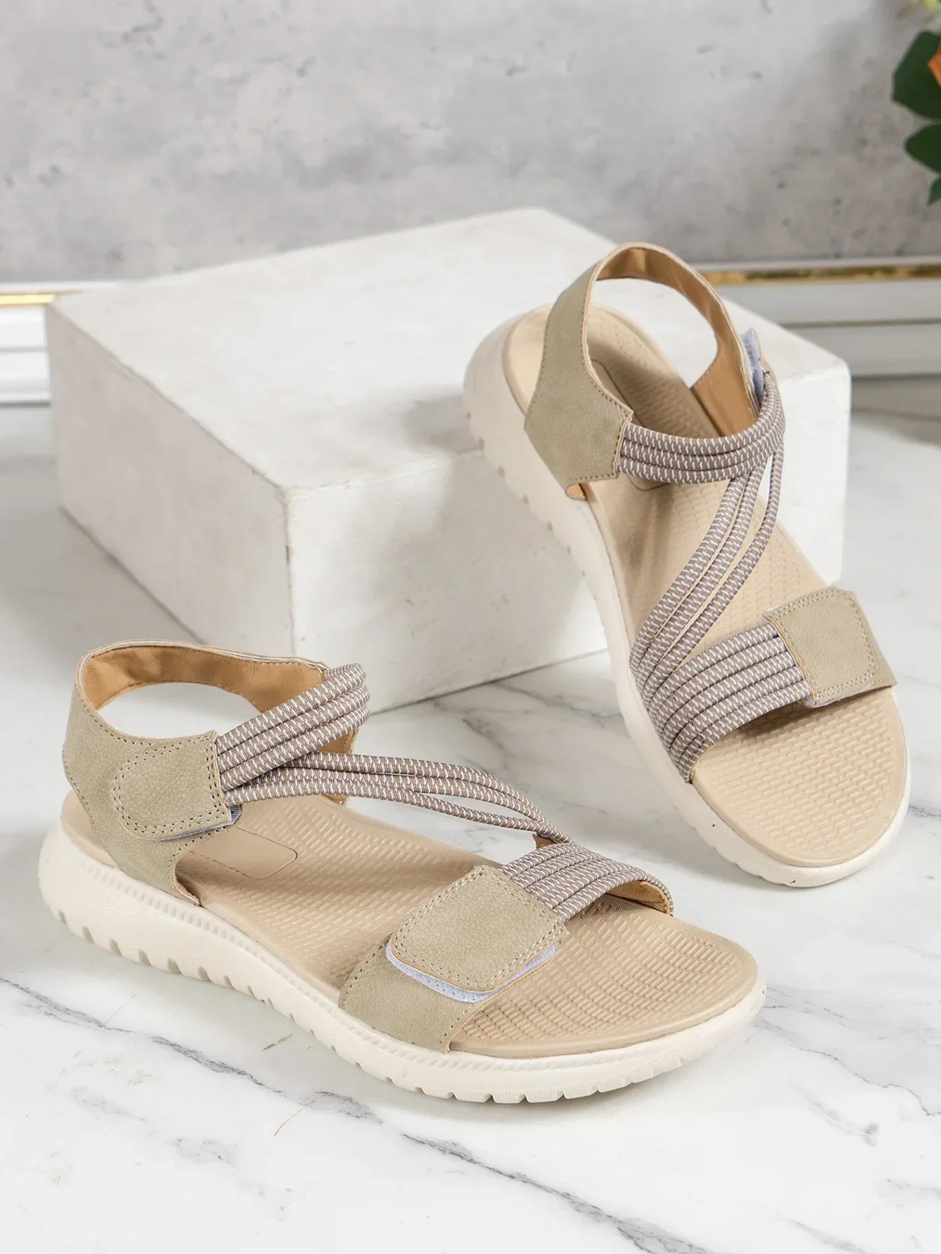 High Quality Brand Women's Sandals Hot Selling 2025 Summer New Elastic Band Fashionable Flat Casual Outdoor Sandals for Women
